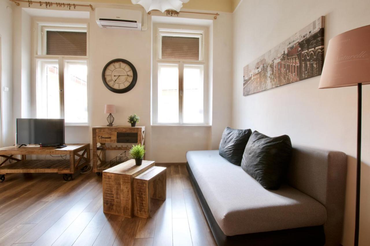 Standard By Hi5 - Nyugati Square Apartamento *